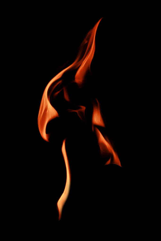 What do you see ? | Feuer Kunst ohne KI - Realisiert mit Pictrs.com