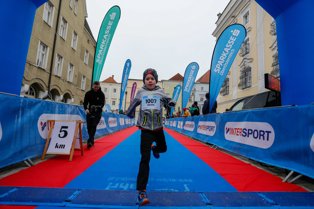 AW_20231231awmac-23 | WELS, 31.12.2023, Sparkasse Silvesterlauf Wels 2023 , Image shows: Photo: WAPICS / Andreas Willdoner