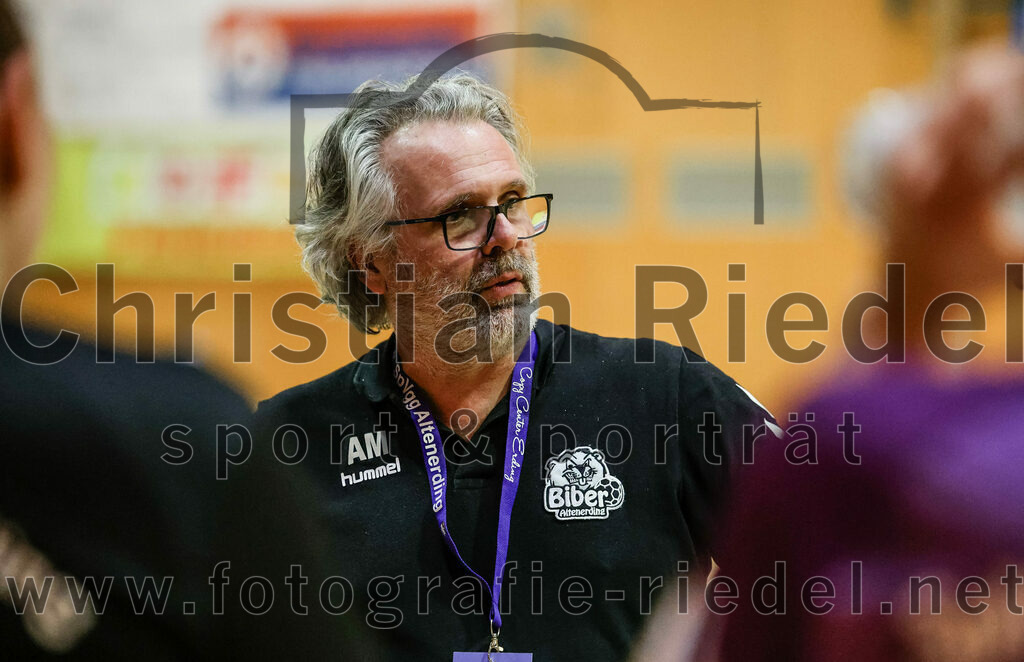 2024-02-03_053_SpVgg_Altenerding_gegen_SpVgg_Erdweg | Erding, Deutschland, 03.02.2024:
Handball, Bezirksoberliga Frauen Altbayern 2023 / 2024, 13. Spieltag, SpVgg Altenerding gegen SpVgg Erdweg, Endergebnis: 25:21

Trainer Andreas Mittermeier (SpVgg Altenerding)

Foto: Christian Riedel / fotografie-riedel.net