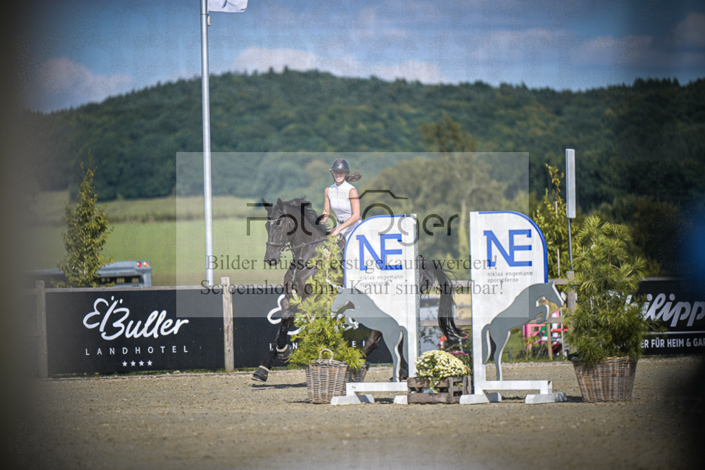 DOS_0355 | Entdecke hochwertige Reitturnierfotos von Foto Oger. Professionell, emotional und authentisch – jetzt Lieblingsmomente im Shop bestellen.Deutschlandweite Turnierfotografie. - Realisiert mit Pictrs.com