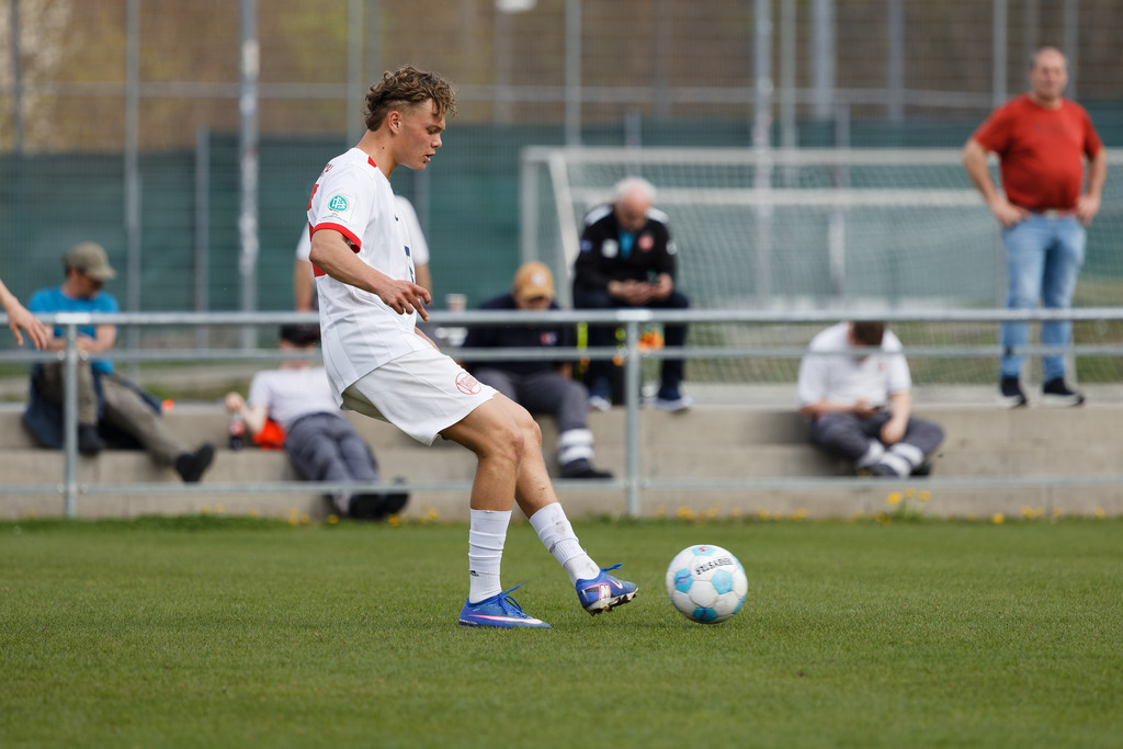 FCHOFK_260418_6-94 | 1.FC Heidenheim 1846 vs. Offenbacher Kickers, Fußball, U17, B-Junioren, NWL, U17-DFB-Nachwusliga, 2025/2026, 10. Spieltag, 18.04.2026 in Heidenheim, Walter-Birkhold-Jugendstadion (Foto: Michael Bulling) - Realisiert mit Pictrs.com