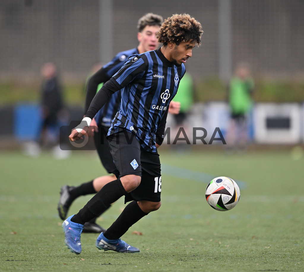 Fussball I Herren I Saison 2025-2026 I Bundesliga I 6. Spieltag I Eintracht Frankfurt - FC Bayern München  | MWMARA - Realisiert mit Pictrs.com