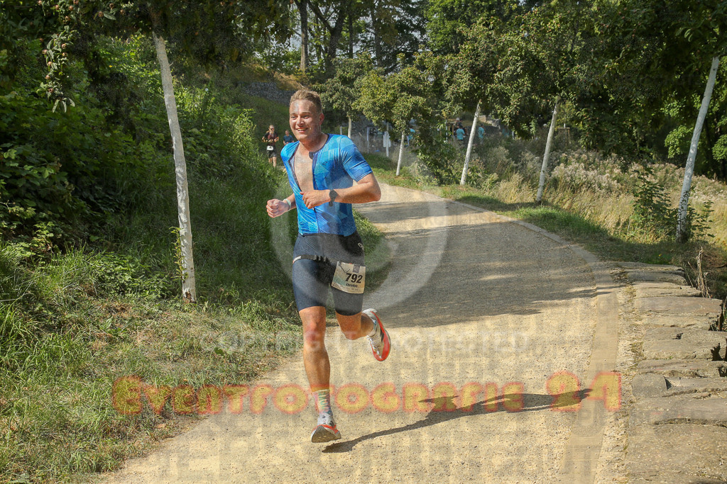 250824_1446_EX1_7518 | Sportfotografie im Rhein-Sieg Kreis, Köln, Bonn, NRW, Rheinland Pfalz, Hessen, etc. Unser Tätigkeitsfeld umfasst den Laufsport vom Volkslauf über den Marathon, Duathlon, Triathon bis zum Ultralauf wie Kölnpfad Ultra oder Schindertrail.