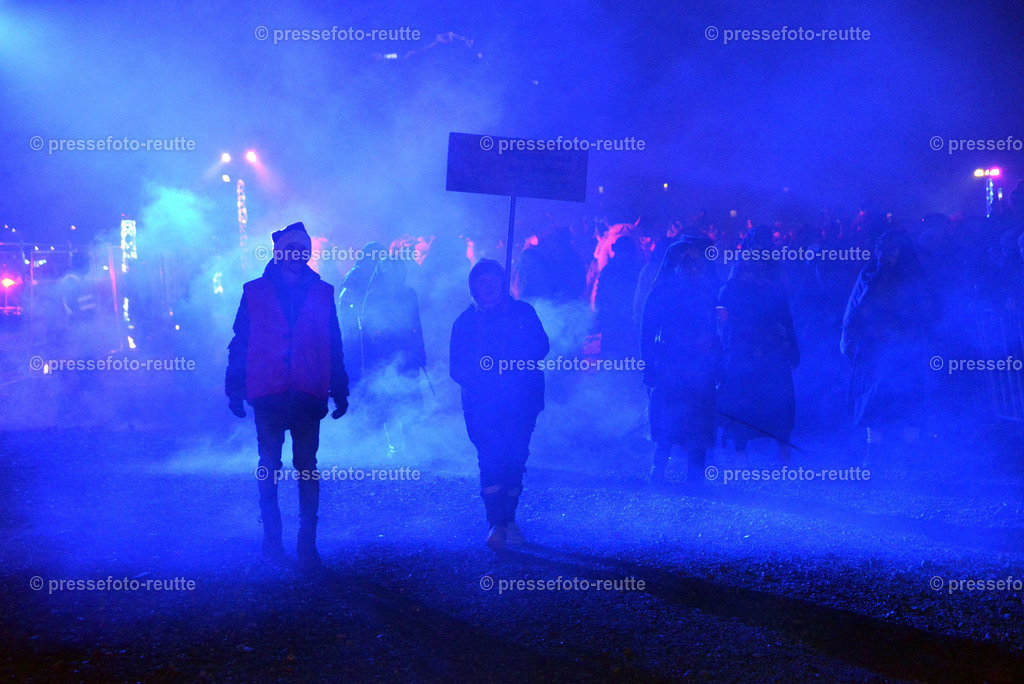 news-2022-Dez03-Krampusumzug-Reutte-WTV_5888 | Info aus dem Bezirk Reutte/Ausserfern Tirol sowie eine umfangreiche Bilddatenbank über die gesamte Region: Lechtal, Talkessel Reutte, Tannheimertal, Zwischentoren. Lech, Plansee, Zugspitze, Grenztunnel, B179, Fernpassstraße, Verkehr, Lawinen, Tradition, - Realisiert mit Pictrs.com