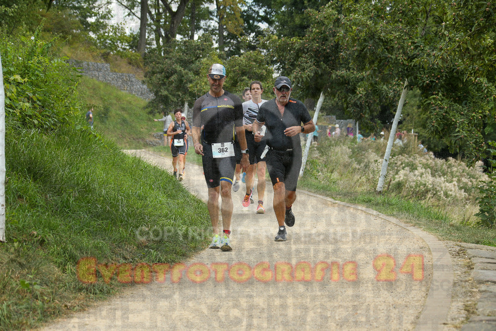250824_1345_EX1_3521 | Sportfotografie im Rhein-Sieg Kreis, Köln, Bonn, NRW, Rheinland Pfalz, Hessen, etc. Unser Tätigkeitsfeld umfasst den Laufsport vom Volkslauf über den Marathon, Duathlon, Triathon bis zum Ultralauf wie Kölnpfad Ultra oder Schindertrail.