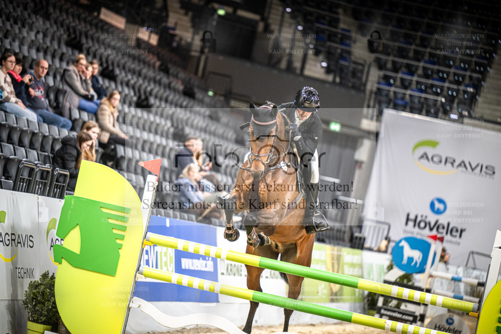 DOS_1077 | Entdecke hochwertige Reitturnierfotos von Foto Oger. Professionell, emotional und authentisch – jetzt Lieblingsmomente im Shop bestellen. - Realisiert mit Pictrs.com