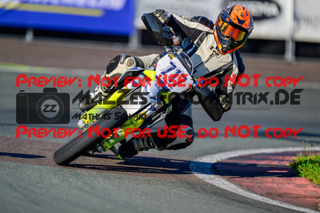 MaZZes_FotoMatrix_240622_6007705_2-399 | UE40