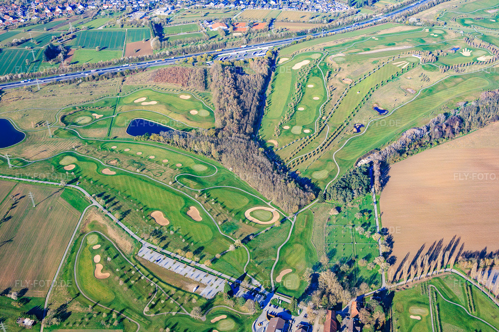 Luftbild: Golfplatz Golfpark Karlsruhe - GOLF absolute am Gut Batzenhof im Ortsteil Hohenwettersbach in Karlsruhe im Bundesland Baden-Württemberg in Deutschland. Foto: IMG_154126.jpg vom 02.04.2026 durch Werner Riehm/FLY-FOTO.deAuflösung des Originals: 5930 x 3954 pxGolfpark Karlsruhe Gut Batzenhof | GOLF absolute Rotationsgolf®