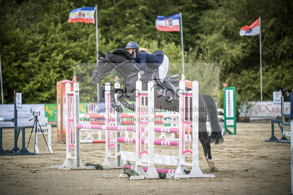 DOS_3484 | Entdecke hochwertige Reitturnierfotos von Foto Oger. Professionell, emotional und authentisch – jetzt Lieblingsmomente im Shop bestellen.Deutschlandweite Turnierfotografie. - Realisiert mit Pictrs.com