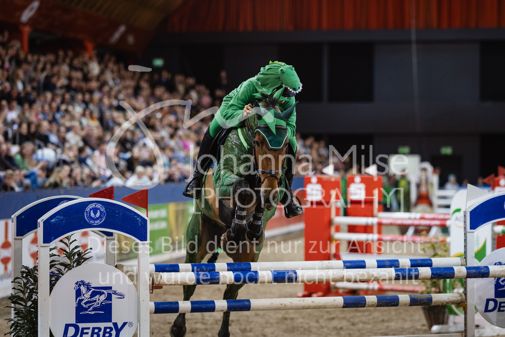 240113_Münster_Kostümspringen-358 | Deine schönsten Turniermomente als professionelle Fotos! Entdecke hochwertige Pferdesport-Fotografie im Online-Shop. Jetzt Fotos finden & bestellen!