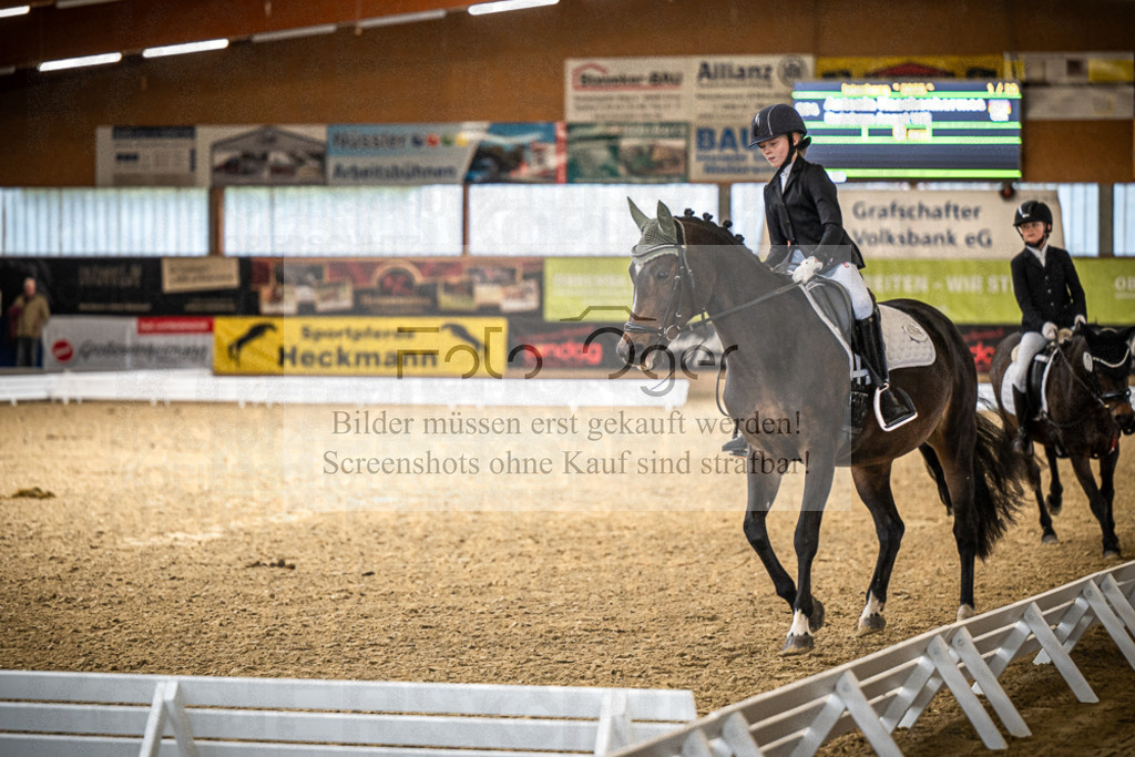 DOS_0081 | Entdecke hochwertige Reitturnierfotos von Foto Oger. Professionell, emotional und authentisch – jetzt Lieblingsmomente im Shop bestellen.Deutschlandweite Turnierfotografie. - Realisiert mit Pictrs.com