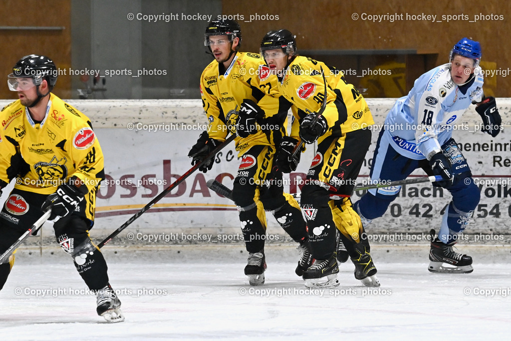 EC Spittal Hornets vs. ESC Steindorf 28.10.2023 | #27 Moser Daniel, #98 Thalhammer Dominic, #90 Ogertschnig Joshua, #18 Pewal Martin