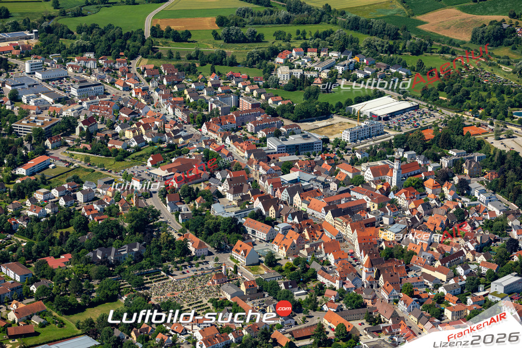 Das Luftbild der Stadt Aichach wurde 2022 vom Flugzeug heraus erstellt (keine Drohnen-Aufnahmen) Aufnahmehöhe ca.450 Meter- hohe Bildauflösung und Druck-Qualität. Garantiert!
