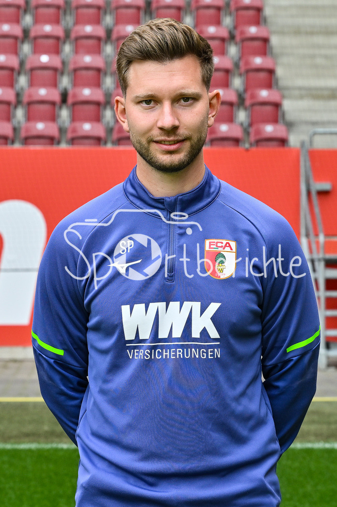 FC Augsburg 2025/26 | Sven PALINKASCH / Einzelfoto / Freisteller / Media Day FC Augsburg: WWK-Arena am 06.08.2025