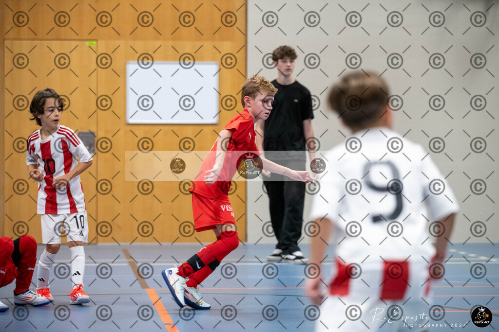 20241124_FCR-Hallenturnier-F1_1_037 | Sport und Naturfotografie von Roberto Esposito zeigt echte Momente Bewegung und die Schönheit der Natur. Ausdrucksstarke Bilder schaffen Emotionen.