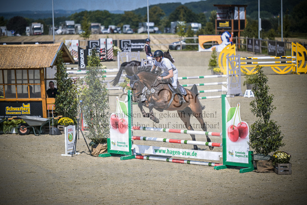 DOS_3053 | Entdecke hochwertige Reitturnierfotos von Foto Oger. Professionell, emotional und authentisch – jetzt Lieblingsmomente im Shop bestellen.Deutschlandweite Turnierfotografie. - Realisiert mit Pictrs.com