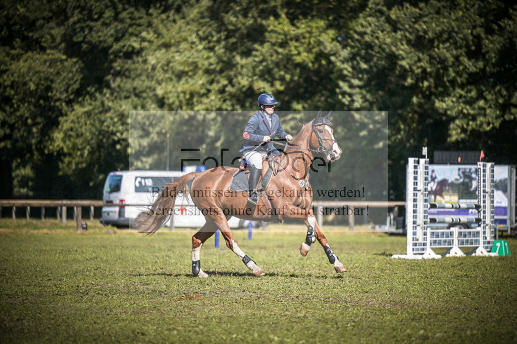 DOS_1516 | Entdecke hochwertige Reitturnierfotos von Foto Oger. Professionell, emotional und authentisch – jetzt Lieblingsmomente im Shop bestellen.Deutschlandweite Turnierfotografie. - Realisiert mit Pictrs.com