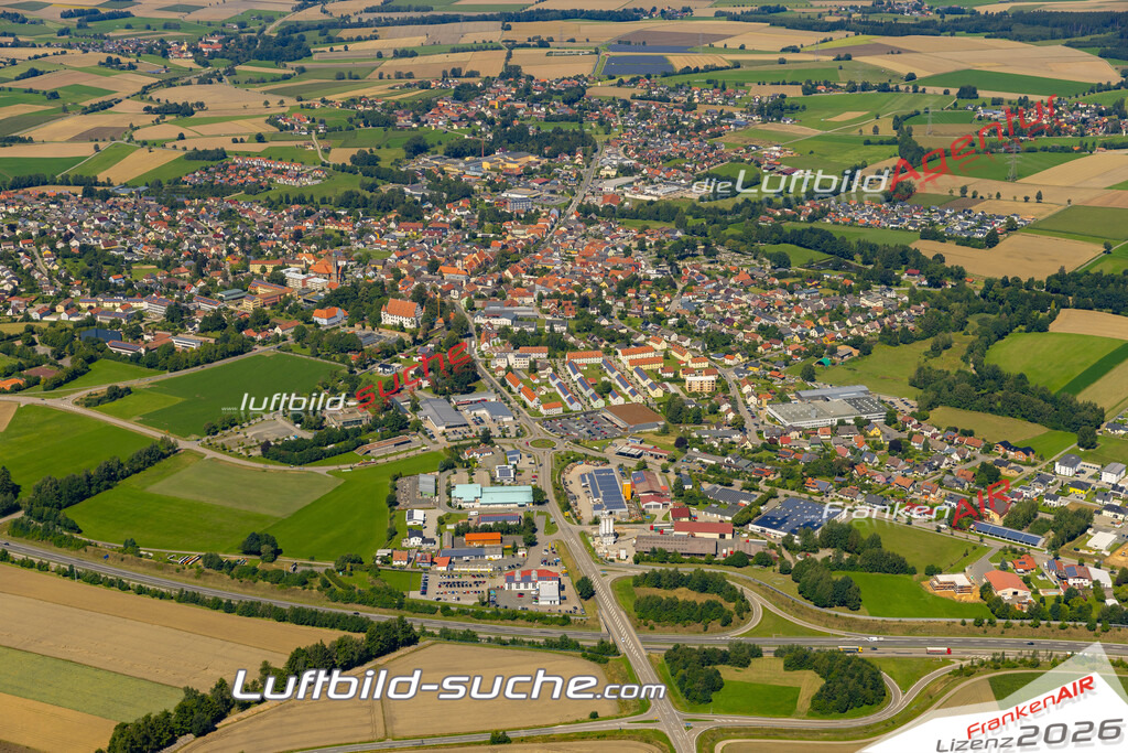 Das Luftbild zeigt :  Vohenstrauß - Die Luftaufnahme wurde 2023 vom UL-Flugzeug aus erstellt ( keine Drohne ) - Hochauflösende Luftaufnahme - Für grossformatige Ausdrucke geeignet. Die Geschenkidee !Mit Lizenz und Bildrechte bestellbar