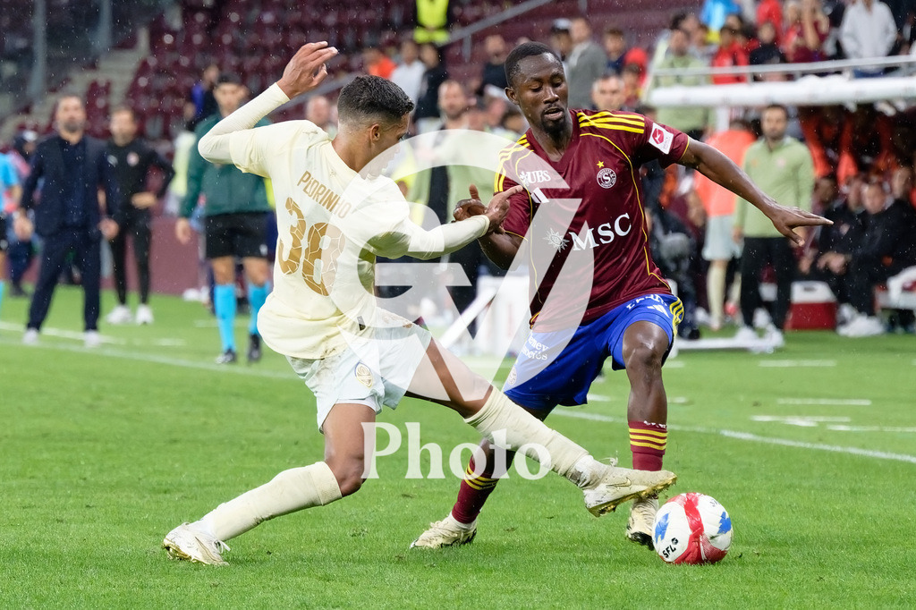 UEFA Conference League Play-offs 2nd leg - Servette FC v FC Shakhtar Donetsk | Ablie Jallow (30 Servette FC) Pedrinho (38 FC Shakhtar Donetsk) battle for the ball (duel)  during the UEFA Conference League Play-offs 2nd leg match between Servette FC and FC Shakhtar Donetsk at Stade de Geneve in Geneva, Switzerland