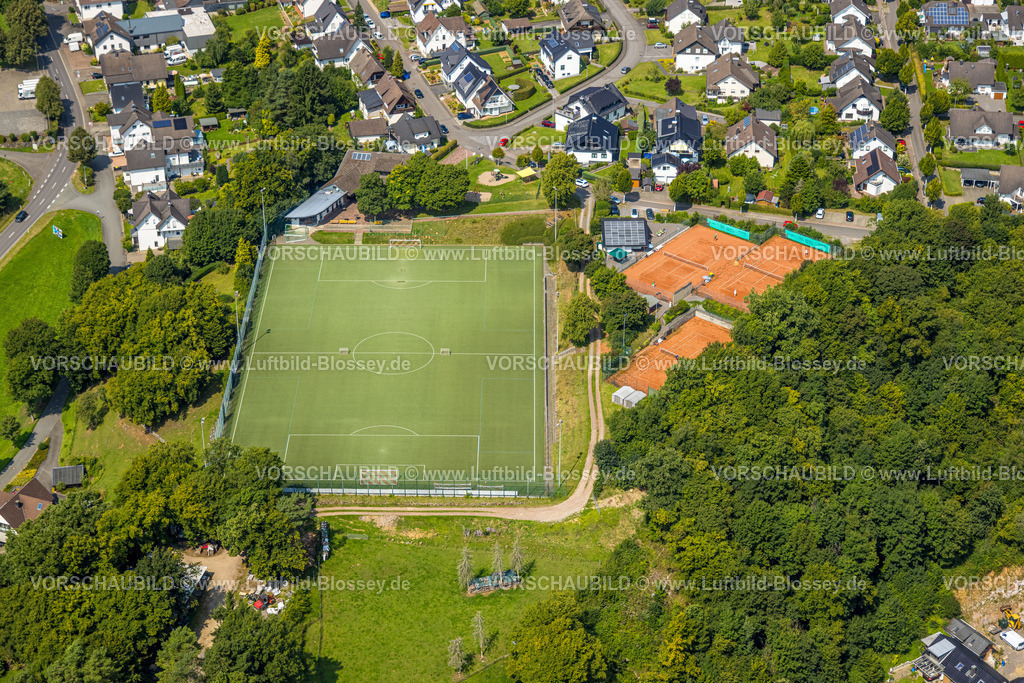 Attendorn250808290 | Luftbild, Fußballstadion und Tennisplatz Sportfreunde 1928 Dünschede e.V., Sportpark Repetal, Röllecken, Attendorn, Sauerland, Nordrhein-Westfalen, Deutschland