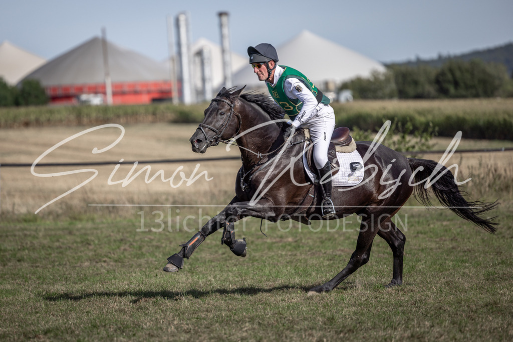 20250907-_3LI3383 | Tierfotografie Pferde, Hunde, Katzen, Haustiere.
Turnierfotografie Reitturniere, Reiten, Springreiten, Dressur in Hanau, dem Main-Kinzig-Kreis und dem Rhein-Main- Gebiet um Frankfurt
