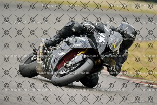 25bt05-1016 | markuskiefer.com - Realisiert mit Pictrs.com