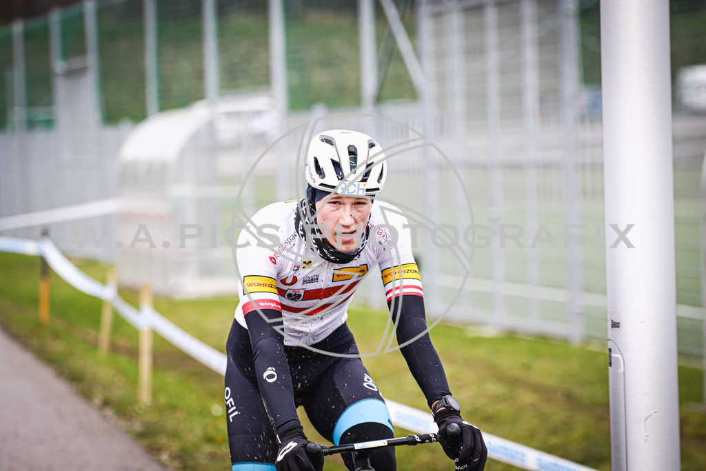..... | AUSTRIA, 24.11.24, 3.Radquerfeldein GP um das Sportzentrum Gunskirchen Image shows: Photo: Wapics / Andreas Willdoner