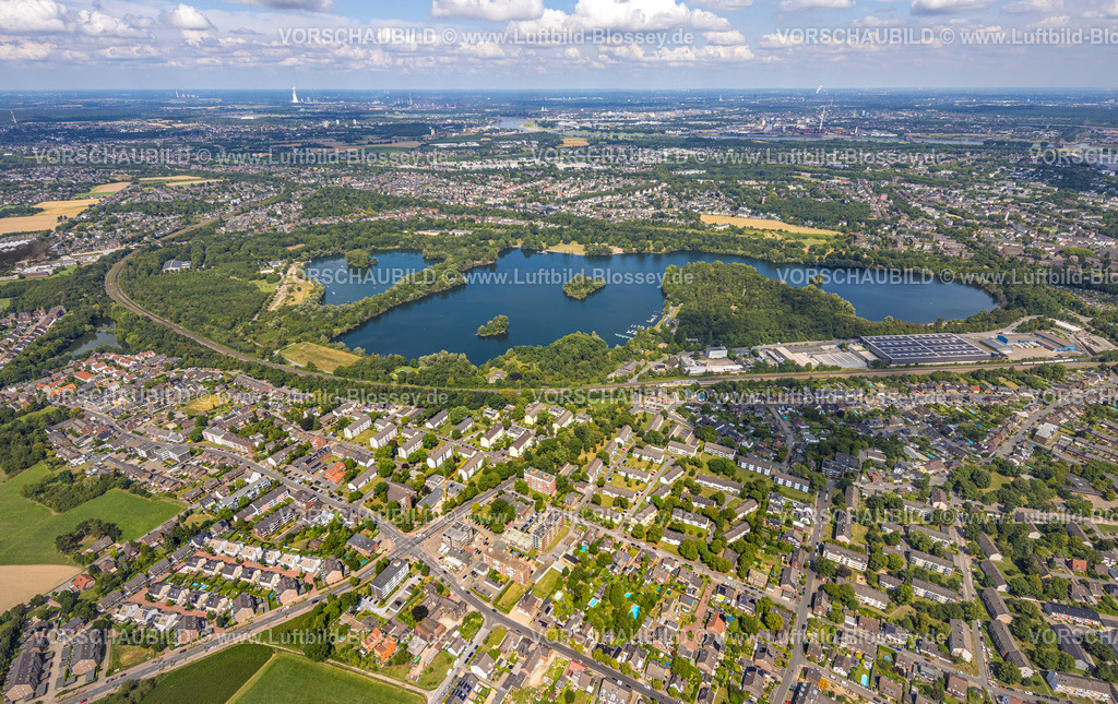 Duisburg250704859West | Luftbild, Toeppersee und Tegge mit Wasserski-Anlage und Freizeit-Anlage, umgeben von Wohnsiedlungen und Eisenbahn Bahngleisen, Rumeln-Kaldenhausen, Duisburg, Ruhrgebiet, Nordrhein-Westfalen, Deutschland