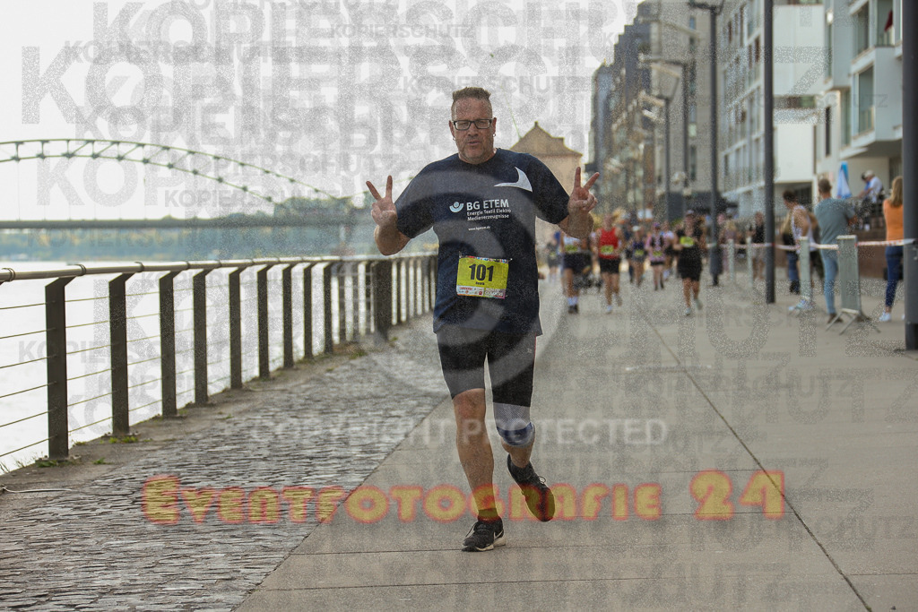 250920_1453_EX1_8115 | Sportfotografie im Rhein-Sieg Kreis, Köln, Bonn, NRW, Rheinland Pfalz, Hessen, etc. Unser Tätigkeitsfeld umfasst den Laufsport vom Volkslauf über den Marathon, Duathlon, Triathon bis zum Ultralauf wie Kölnpfad Ultra oder Schindertrail.
