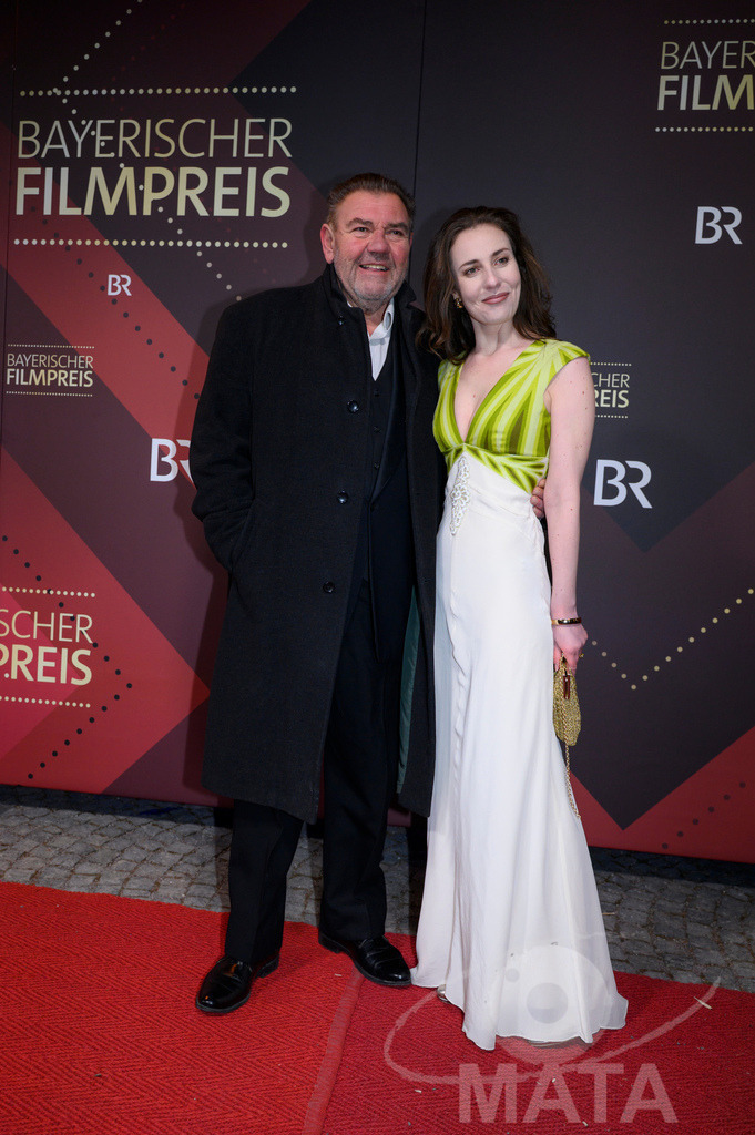 _DWI5314 | Peter Rappenglück und Katharina Botzenhart bei der Verleihung des 47. Bayerischen Filmpreises 2026  im Prinzregententheater. München, Deutschland. Der Bayerische Filmpreis wird seit 1979 von der Bayerischen Staatsregierung verliehen, um die Bedeutung des Kinofilms als Kulturgut herauszustellen - Realisiert mit Pictrs.com