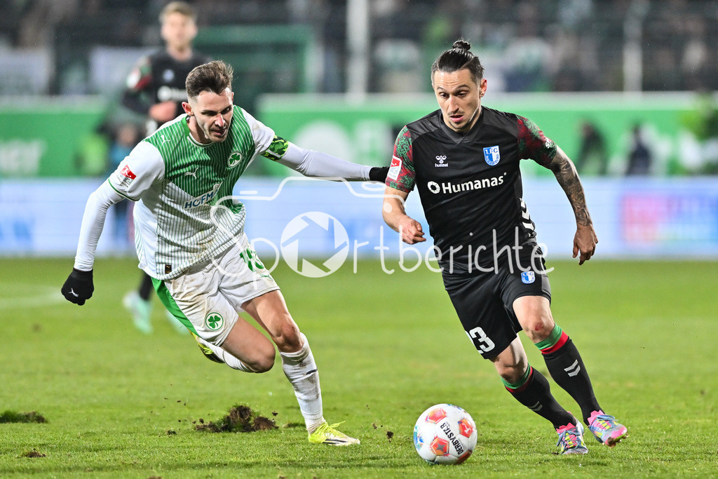 SpVgg Greuther Fürth - 1. FC Magdeburg | FUERTH, GERMANY - 06. FEBRUARY: im Duell Branimir HRGOTA (SpVgg Greuther Fuerth 10) und Baris ATIK (1. FC Magdeburg 23) während dem Match zwischen der SpVgg Greuther Fürth und dem 1. FC Magdeburg am 21. Spieltag der 2. Bundesliga im Sportpark Ronhof Thomas Sommer