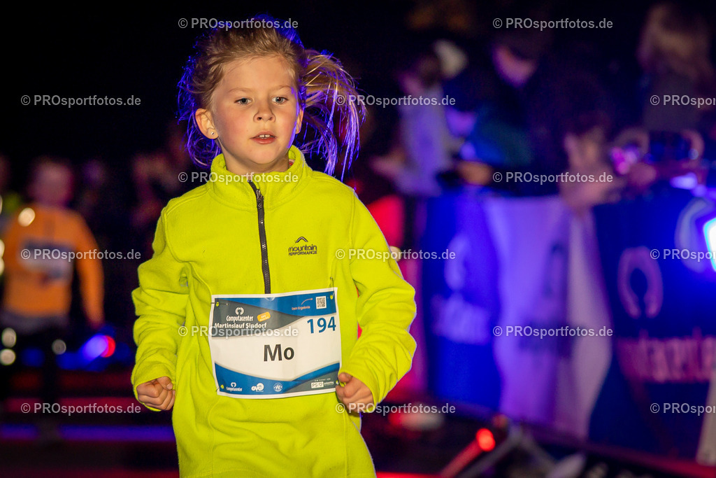 Martinslauf Sindorf 2023 in Kerpen-Sindorf, 09.11.2023 | Impressionen vom Martinslauf Sindorf 2023 am 09.11.2023 in Kerpen-Sindorf (Nordrhein-Westfalen).