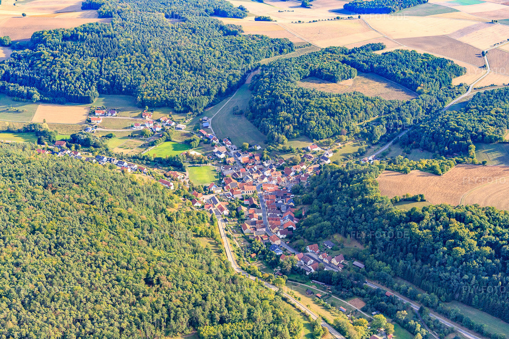 Luftbild: Ortsansicht aus Norden im Ortsteil Kupprichhausen in Boxberg im Bundesland Baden-Württemberg in Deutschland. – Foto: IMG_111407.jpg vom 09.09.2018 durch Werner Riehm/FLY-FOTO.de – Auflösung des Originals: 5472 x 3648 px