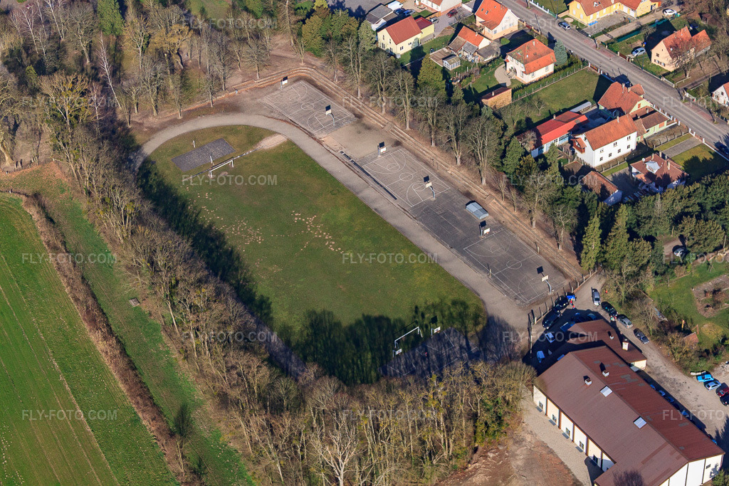 Aerial view: Multipurpose hall and sports field in Walbourg in the state Bas-Rhin, France. – Photo: IMG_62783.jpg taken on 03/09/2014 by Werner Riehm/FLY-FOTO.com – Resolution of the original: 4752 x 3168 px