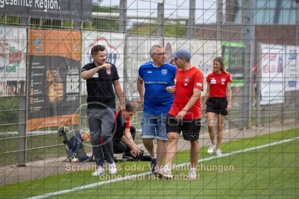 20250706_142105_0234 | #,TSG Salach (blau) vs. 1.FC Heidenheim (rot), Fußball, Freundschaftsspiel - WfV, Saison 2025/2026, Rasensportplatz, Staufenecker Str. 41, 73084 Salach, 06.07.2025 - 15:30 Uhr,Foto: PhotoPeet-Sportfotografie/Peter Harich