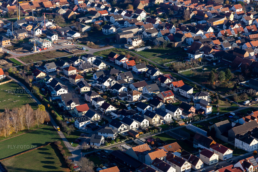 Luftbild: Pfarrer Anselmannstr in Hatzenbühl im Bundesland Rheinland-Pfalz in Deutschland. Foto: IMG_123959.jpg vom 21.11.2020 durch Werner Riehm/FLY-FOTO.de