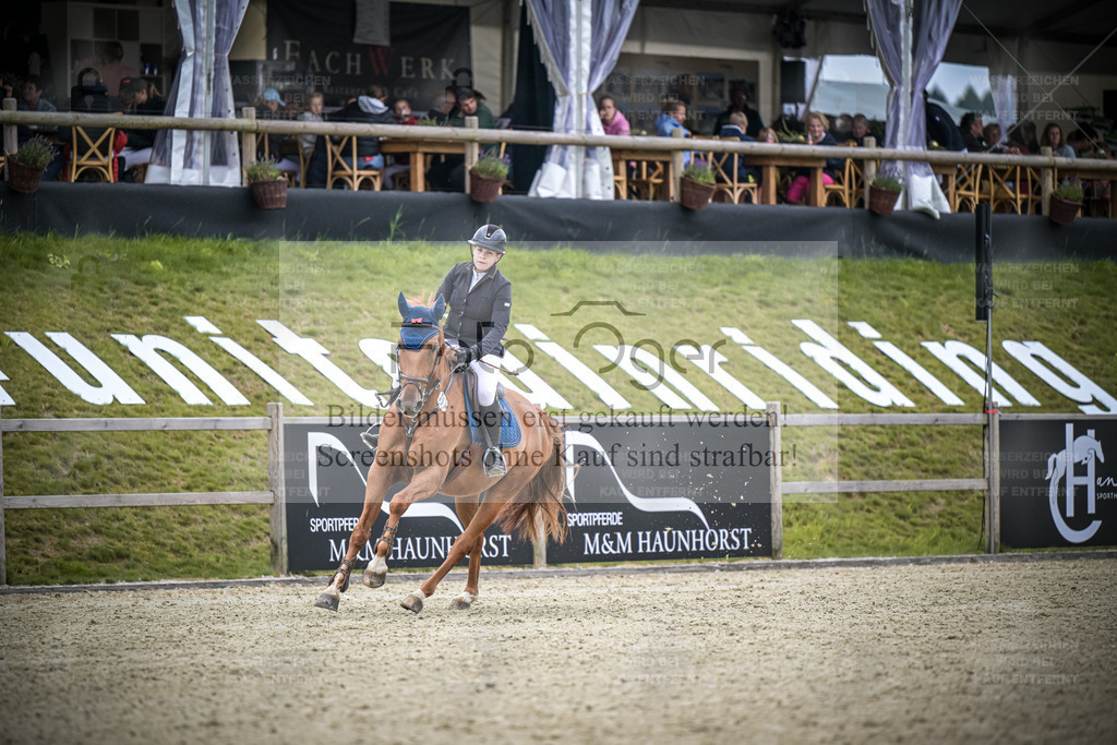 DOS_0826 | Entdecke hochwertige Reitturnierfotos von Foto Oger. Professionell, emotional und authentisch – jetzt Lieblingsmomente im Shop bestellen. - Realisiert mit Pictrs.com