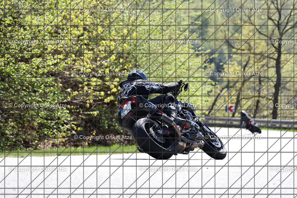 IMG_7058 | Fotograf am Kyffhäuser. Onkel Atze. Kyffhäuser Rennstrecke. Café36. Motorsportfotografie. - Realisiert mit Pictrs.com