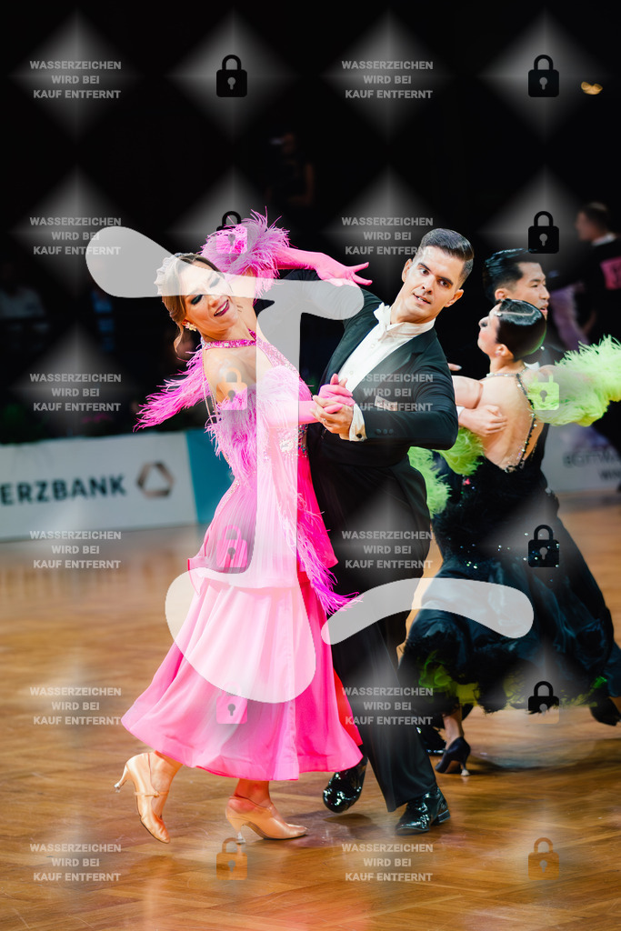 GOC 2025 - WDSF Open Standard Senior I 16th (24) Martin Benysek _ Martina Benyskova (Czechia)-2025-08-21-9927 | Webshop for digital downloads and prints of dance sport, event & show photographer Julian Link - Realisiert mit Pictrs.com