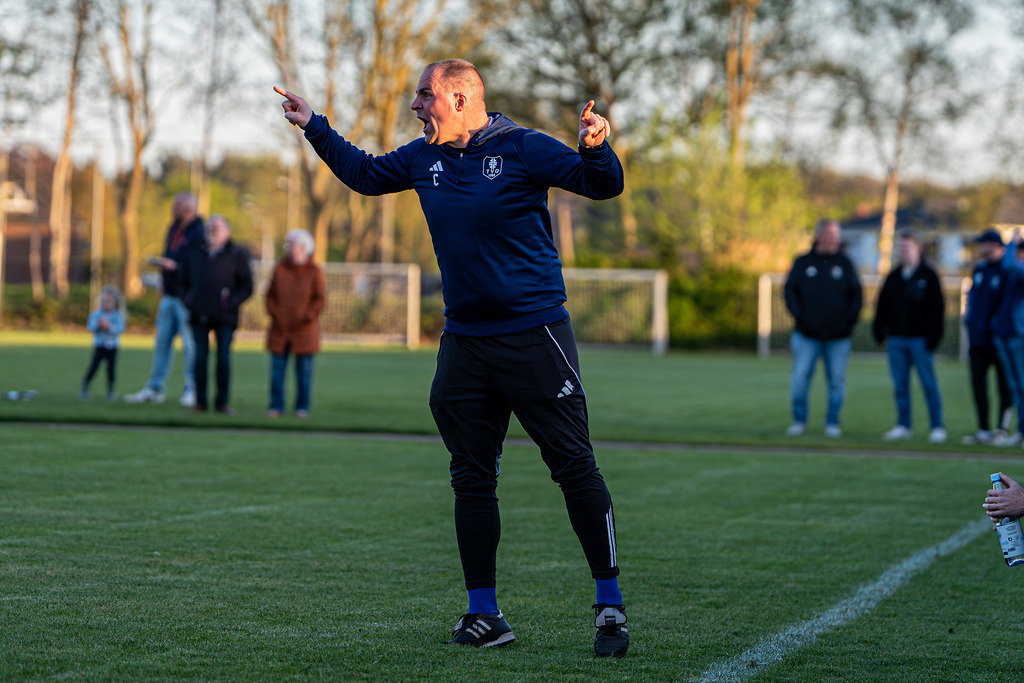 Fußball I Herren I Saison 2025-2026 I Landesliga Weser-Ems I 17. Spieltag I TV Dinklage - VfR Voxtrup I 12604 | jns.sportfotos - Realisiert mit Pictrs.com