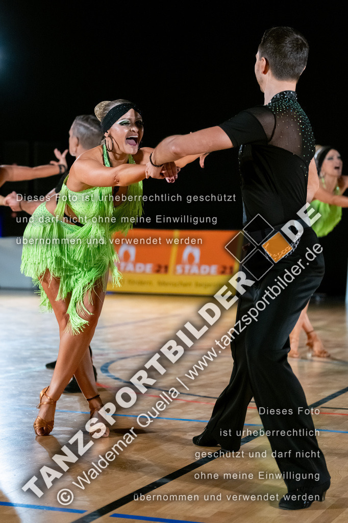 20250504-11282 | Hier finden Sie Tanz Bilder vom Latein und Standard Formationen tanzen. Sportbilder vom Tanzsport. Schöne Fotos und von Weltmeisterschaft, Europameisterschaft, Bundesliga, Regionalliga, Oberliga und Landesliga sowie von GOC Stuttgart, DanceComp, WM Bremen