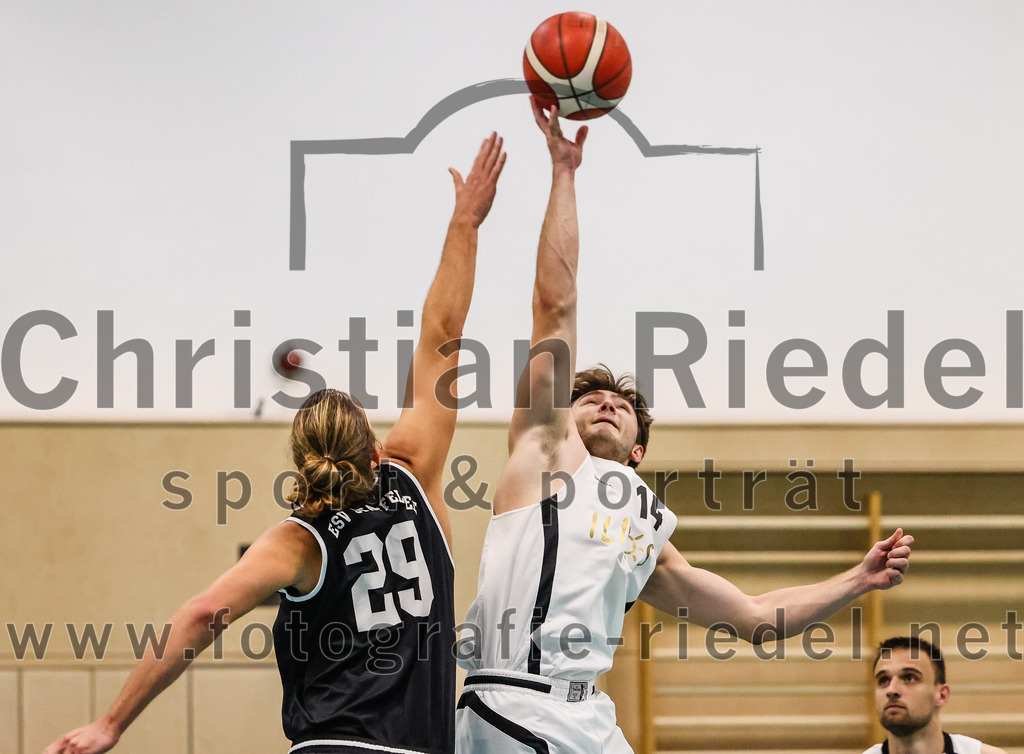 2023-10-08_016_TSV_Vaterstetten_gegen_ESV_Staffelsee | Vaterstetten, Deutschland, 08.10.2023:
Basketball, Bayernliga Herren Süd 2023 / 2024, 3. Spieltag, TSV Vaterstetten gegen ESV Staffelsee, Endergebnis: 62:90

Foto: Christian Riedel / fotografie-riedel.net