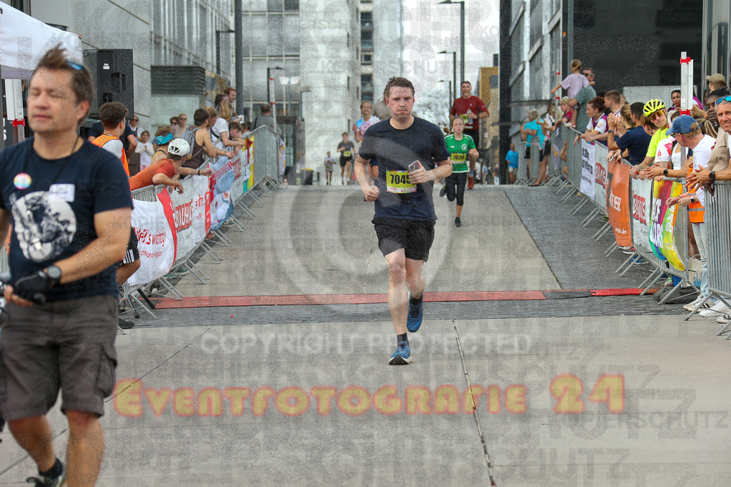 250920_1530_EX1_9697 | Sportfotografie im Rhein-Sieg Kreis, Köln, Bonn, NRW, Rheinland Pfalz, Hessen, etc. Unser Tätigkeitsfeld umfasst den Laufsport vom Volkslauf über den Marathon, Duathlon, Triathon bis zum Ultralauf wie Kölnpfad Ultra oder Schindertrail.