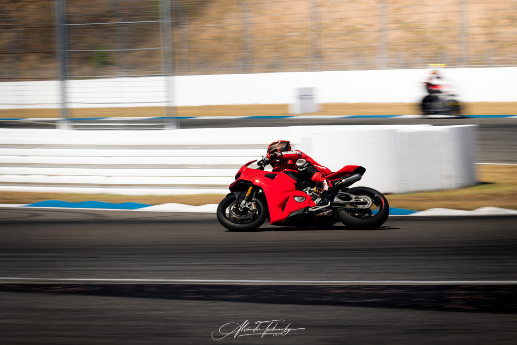 Ducati Trackday Hockenheimring 2026 | Entdecken Sie die faszinierende Welt von Alexander Tschuncky Arts: Kreative Fotografie, atemberaubende Automobilkunst und hochwertiger Bilderdruck. Lassen Sie sich inspirieren! - Realisiert mit Pictrs.com