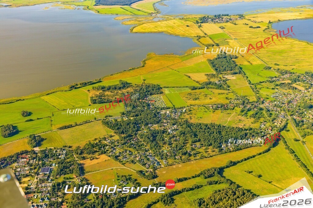 Luftbild der Stadt Pruchten - Das Luftbild wurde 2025 vom UL-Flugzeug heraus erstellt ( keine Drohnenaufnahme ) - Hochauflösende Luftaufnahme - für Wandbilder und großformatige Ausdrucke geeignet. Das besondere Geschenk!Hier alle&nbsp;Infos zur Lizenzierung der LuftaufnahmeWir fliegen auch dieses Jahr wieder in Ihre Region um Luftbilder zu erstellen.- Luftbild anfragen