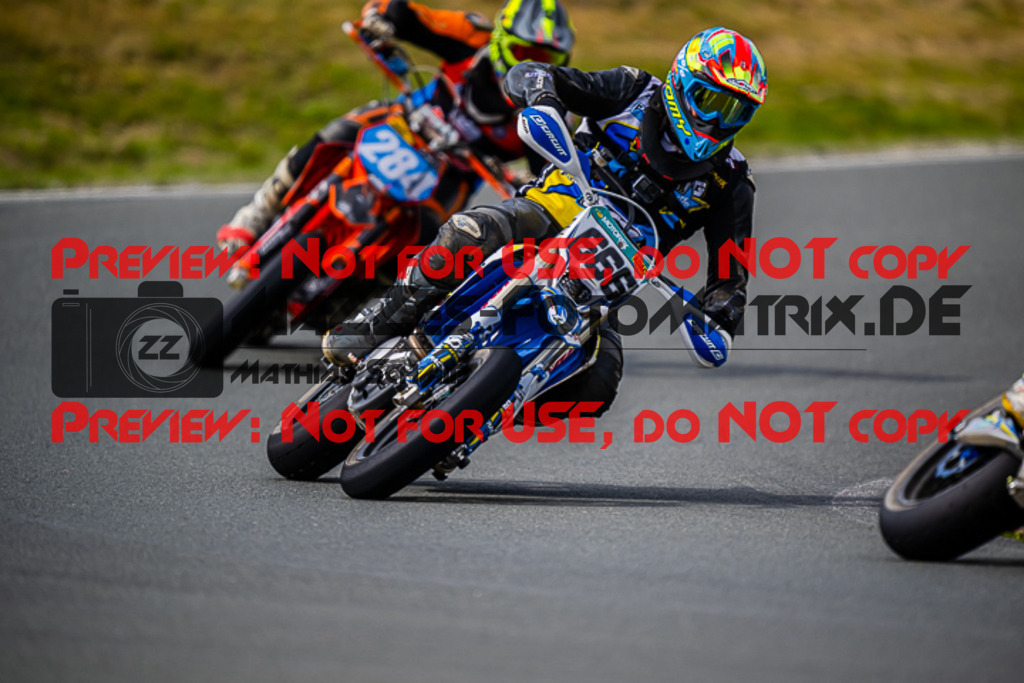 MaZZes_FotoMatrix_220904_9882 | UE40