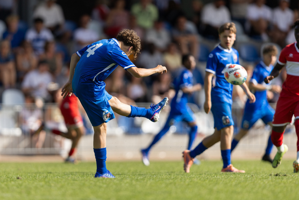Fußball I Männer I 40. Pfingscup Hollage I 13239 | realhellocedii - Realisiert mit Pictrs.com