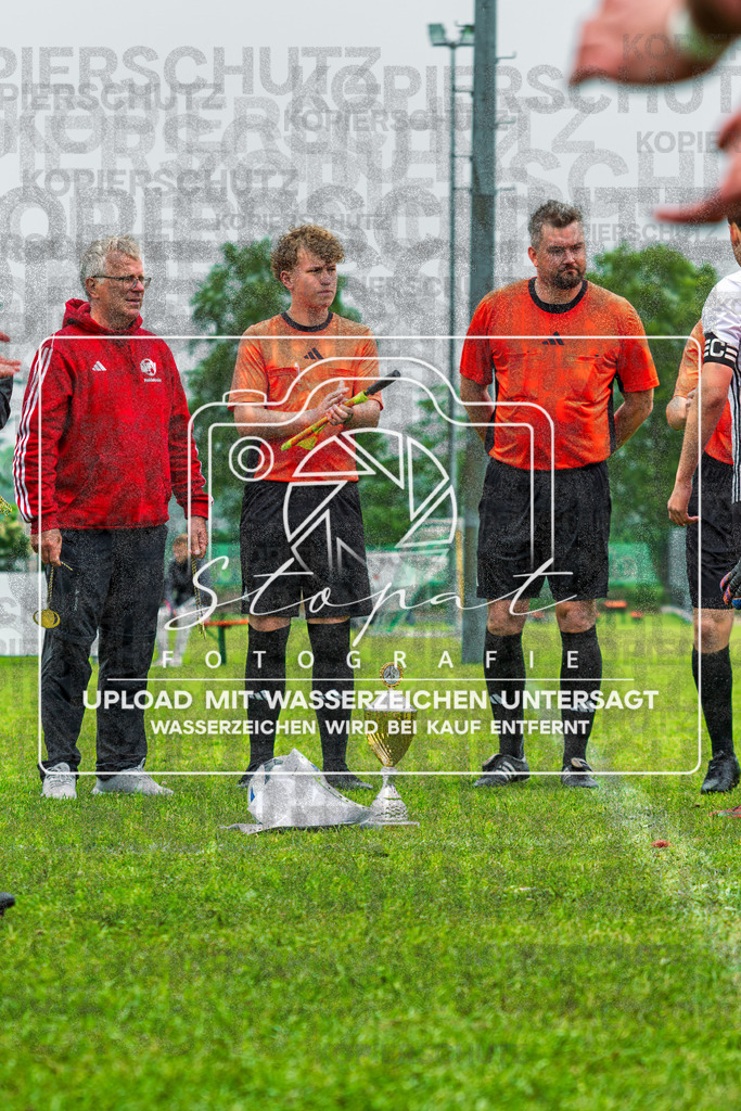 U17 Kreispokal Finale HK - SV Soltau vs. SG Fulde | Oliver Curth (Schiedsrichter), Paul Meyer (Schiedsrichterassistent), NFV U17 Kreispokal Finale HK - SV Soltau vs. SG Fulde am 07.06.2026 in Sportplatz Alter Schulweg, Schülern - Realisiert mit Pictrs.com