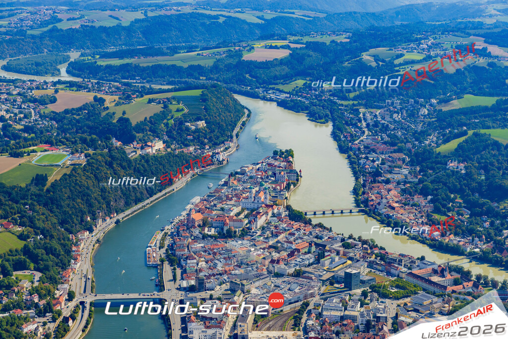 Luftaufnahme der Stadt Passau - Die Luftaufnahme wurde 2025 vom UL-Flugzeug heraus erstellt ( keine Drohne ) - Hochauflösende Luftaufnahme - für professionelle Ausdrucke geeignet. Die Geschenkidee !Mit Lizenz und Bildrechte bestellbar
