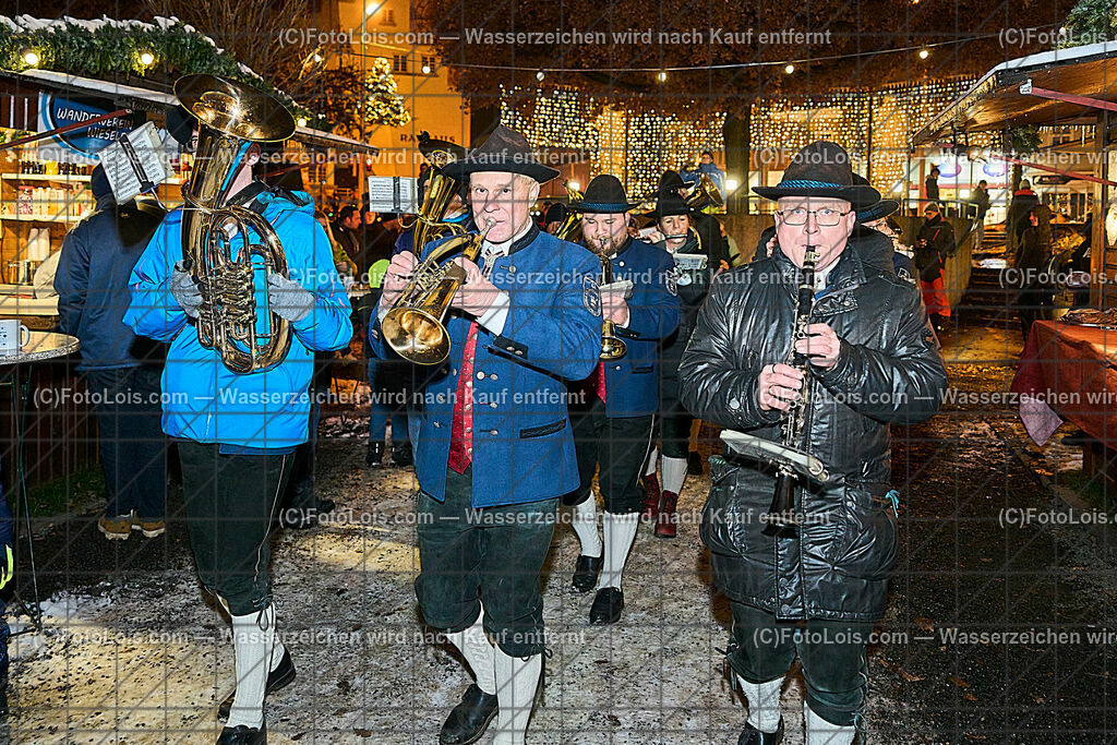 ALP9424_Wieselburger ADVENT_Wintersonnenwendfeier | (C)FotoLois.com, Alois Spandl, Wieselburger Advent, Wintersonnenwendfeier mit Umzug durch die Stadt, Sonnenwendfeuer und Perchtenlauf mit Show im Schlosspark, Mitwirkung der Partnergemeinde EINBECK, Sa 17. Dezmber 2022.